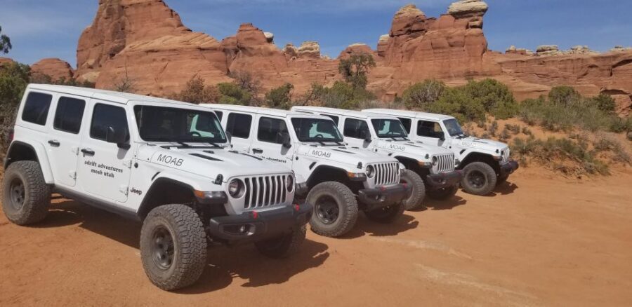 Afternoon Arches National Park 4x4 Tour - From US 191 to Willow Springs Road and Utah Raptor State Park