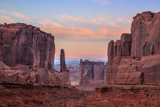 Arches and Canyonlands NP Self-Guided Driving Audio Bundle Tour - Arches National Park Entrance Stories: Moab Fault and the La Sal Mountains
