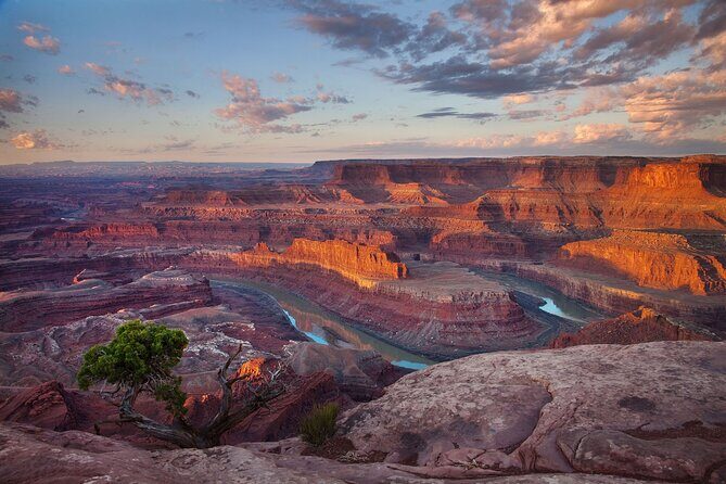 Corona Arch & Canyon Run Heli Tour - 20 minutes - Small Group Feel and Window Seat Comfort