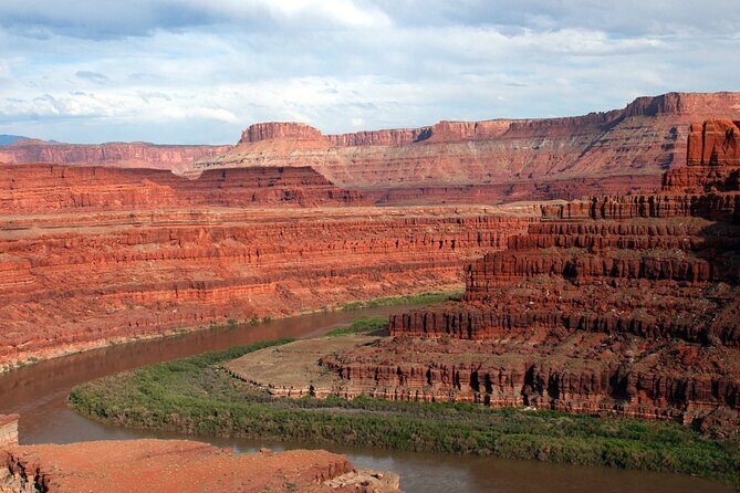 Moab Combo: Colorado River Rafting and Canyonlands 4X4 Tour - White Rim Road and Shafer Trail: Fossil Point, Rock Art, and Real Scale