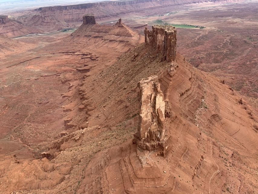 Moab: Grand Helicopter Tour - Into Canyonlands: Colorado River views from the east side