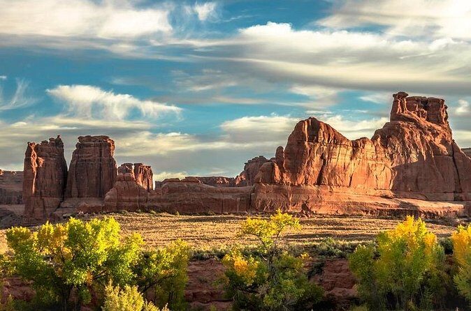 Private Guided Hike in Arches National Park - A 6-hour day inside Arches: two hiking blocks with time to breathe